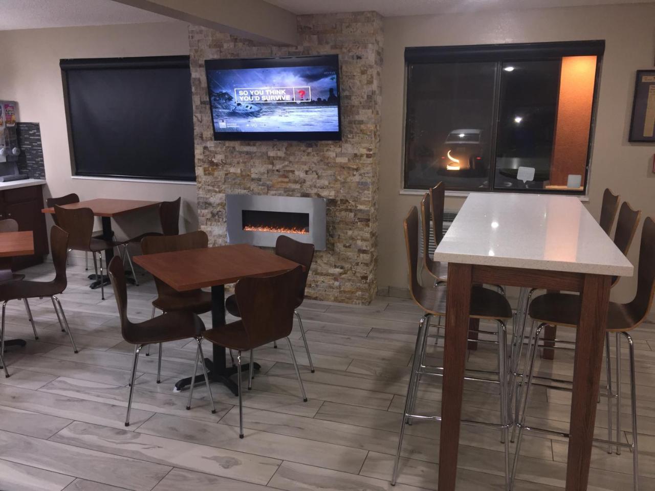 Super 8 By Wyndham Mayfield מראה חיצוני תמונה